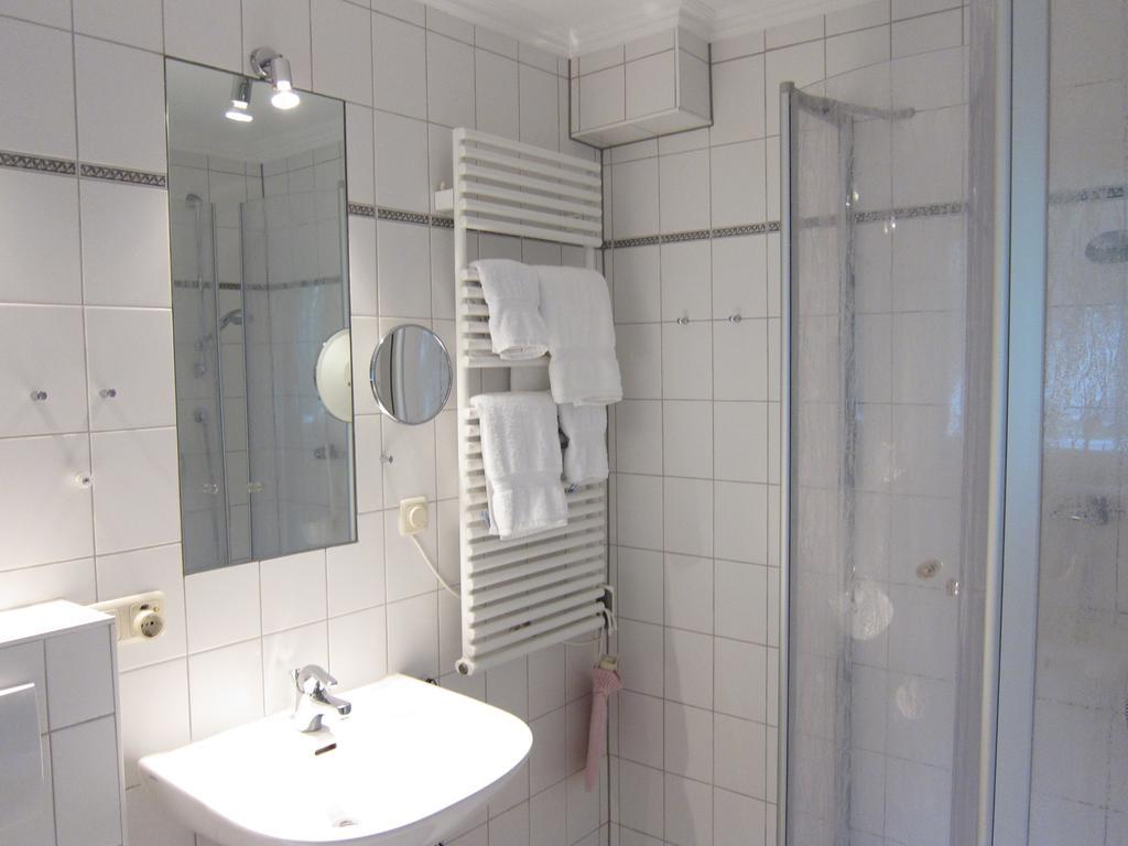 Ferienwohnungen Elisabeth Am See Rotta Habitación foto